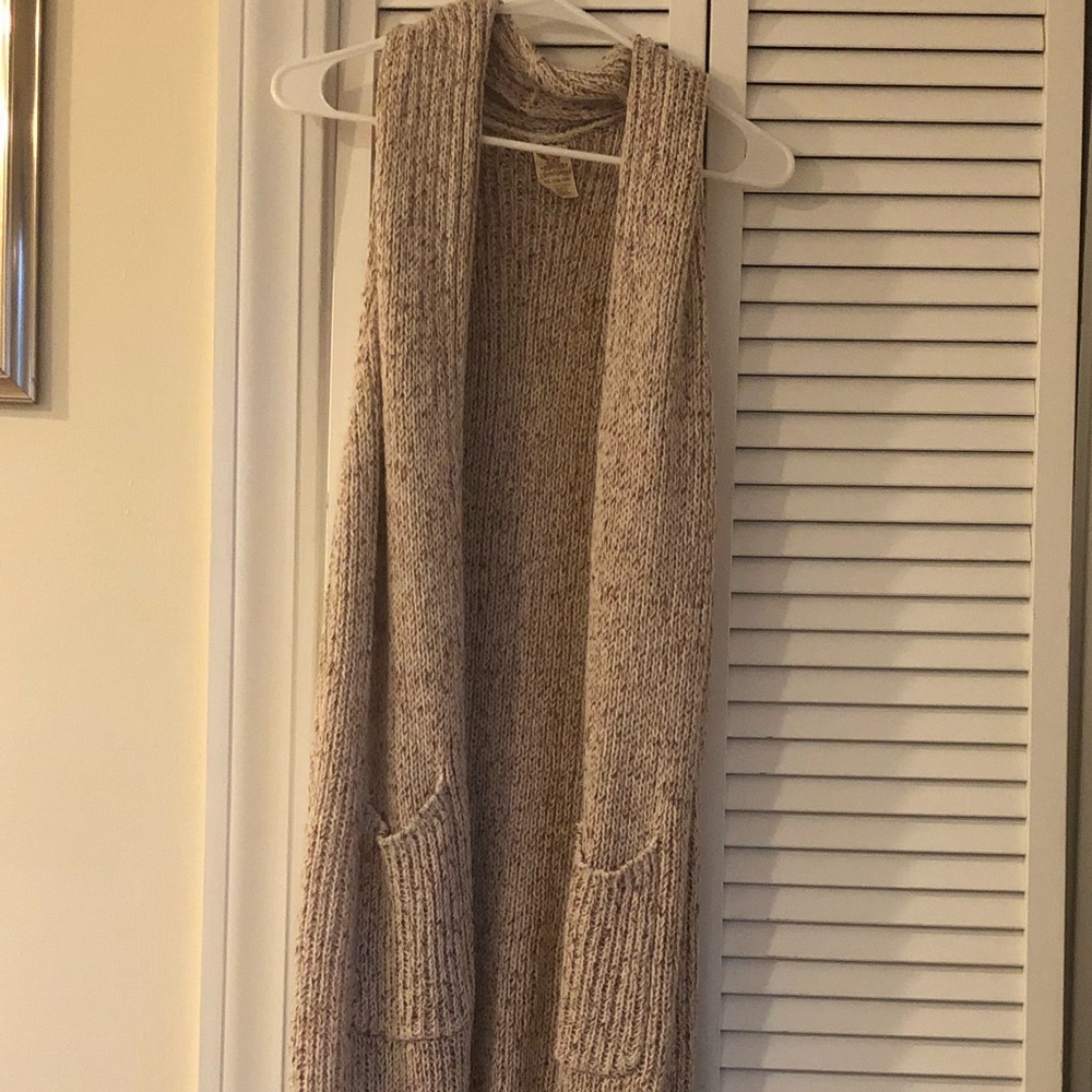 Tan women’s sleeveless sweater cardigan